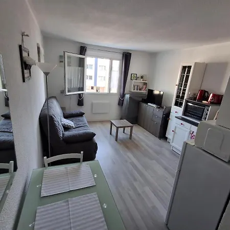 Front De Appartamento Calais